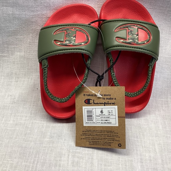 CHAMPION IPO CAMO C UNISEX KID’S SLIDES SANDALS. COLOR: RED AND ILIVE - Picture 7 of 13
